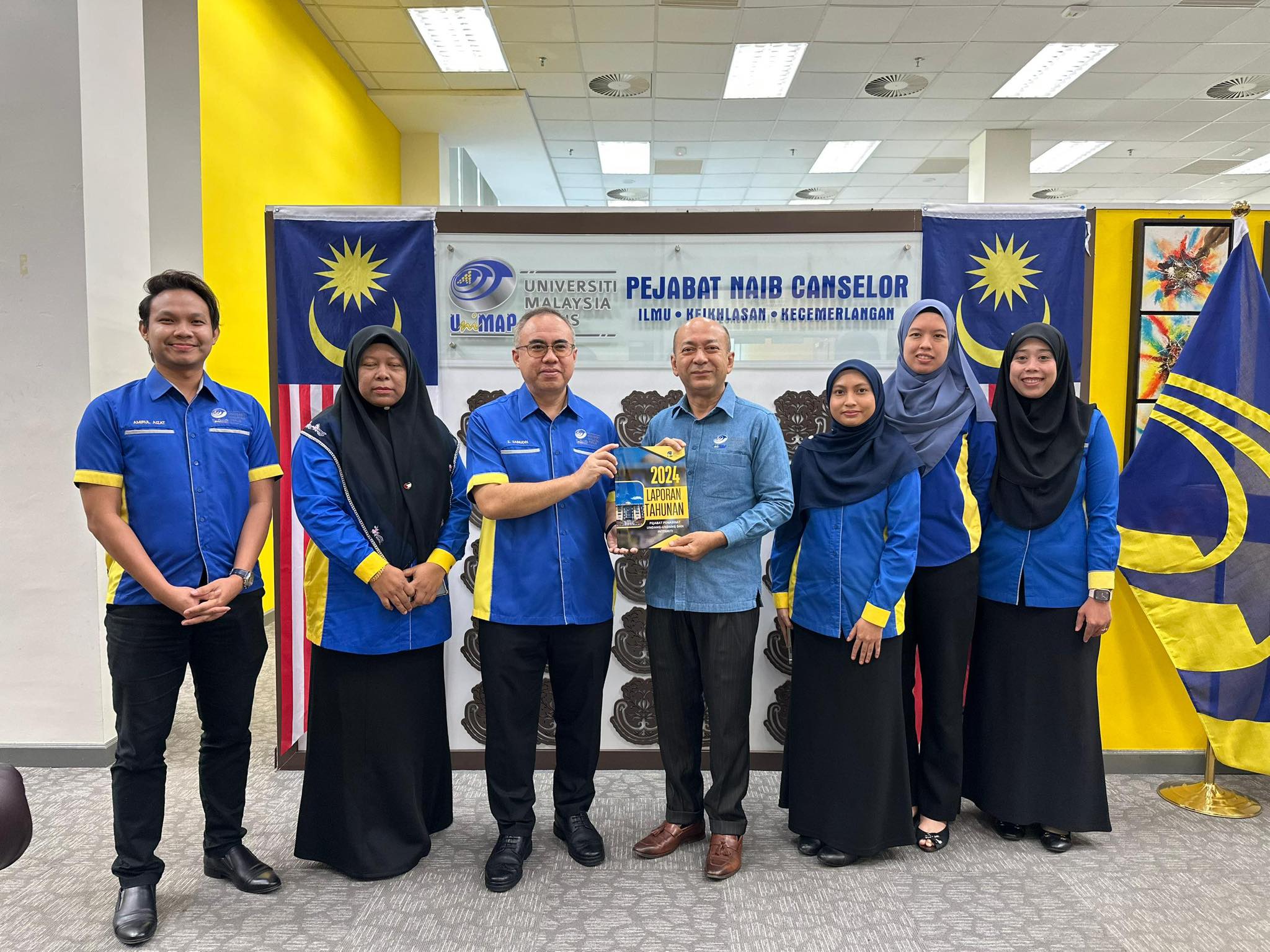 Penyerahan Laporan Tahunan 2024 Pejabat Penasihat Undang-Undang Dan Integriti Universiti Malaysia Perlis